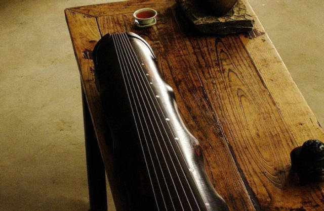 三亚市古琴蕴含的传统文化，一把古琴制备出来要两年的时间